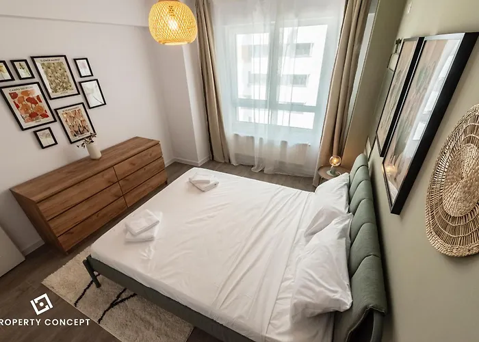 Central Spacious Apartment 513